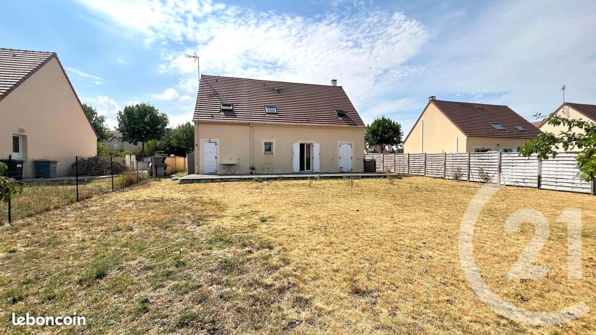 Maison 7 pièces 134 m² · à Angerville · 134 m² · 275 000 €