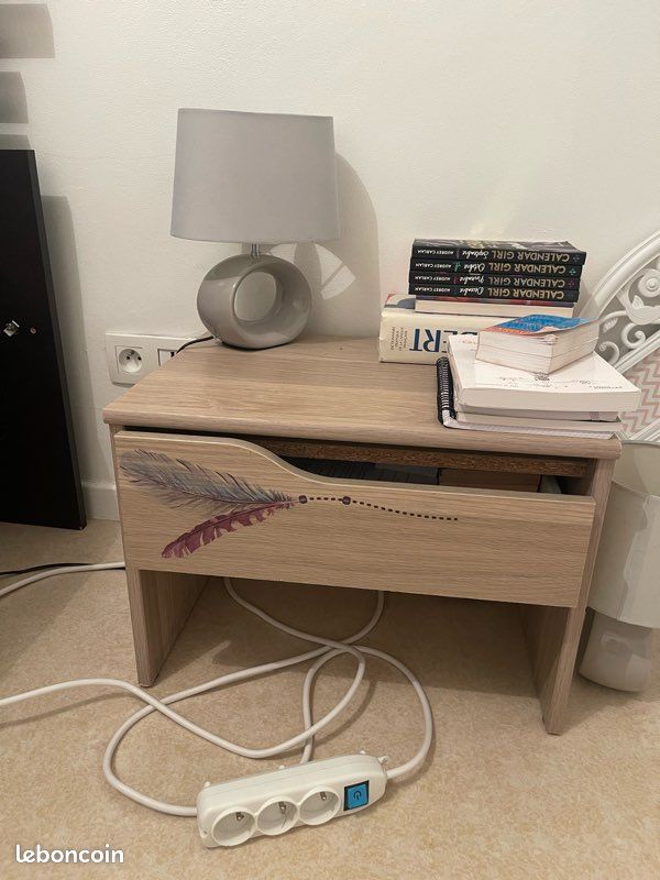 Table de chevet (image 1)