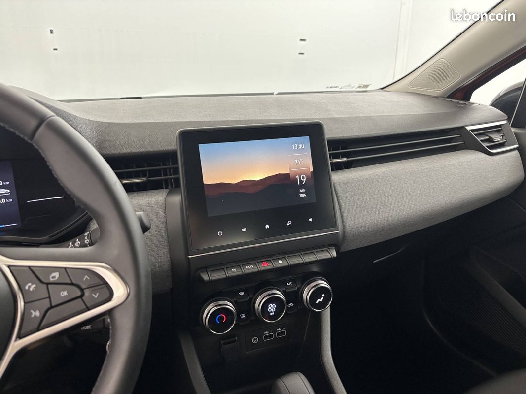 RENAULT Clio E-Tech full hybrid 145 ch GSR2 Evolution (image 12)