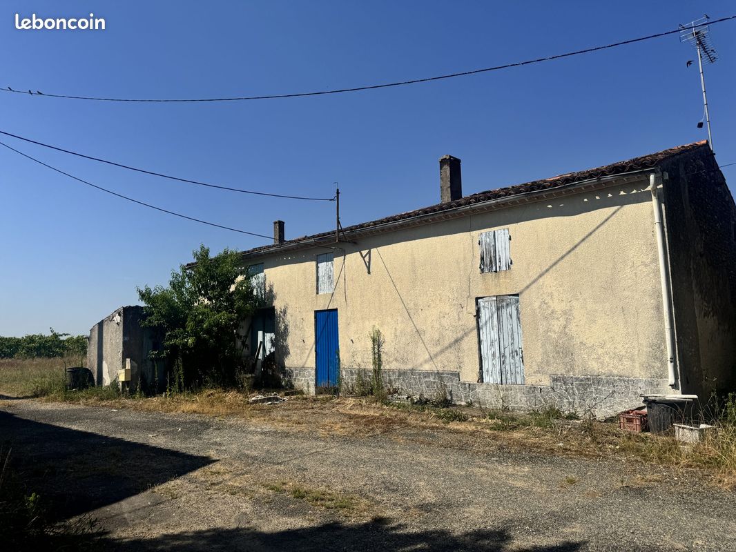 Maison 4 pièces 170 m² · à Saint-André-de-Lidon · 170 m² · 89 000 €