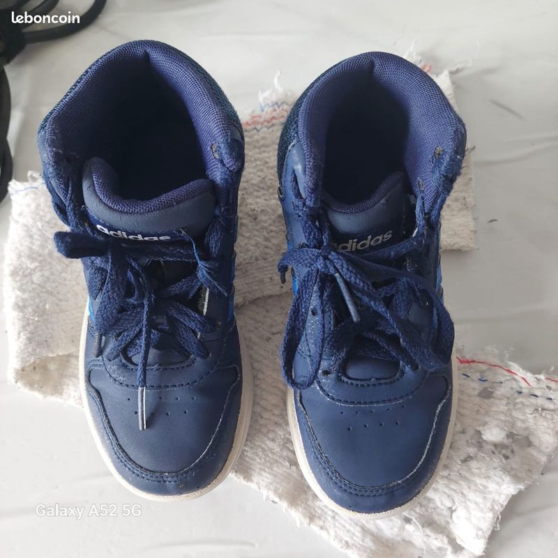 Basquet Adidas pointure 30 (image 1)