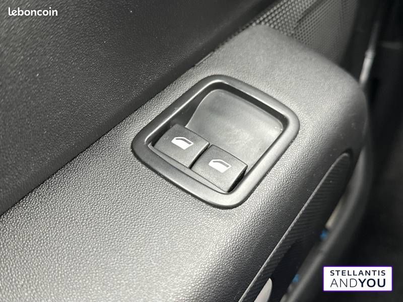 Citroën C3 ENTREPRISE SOCIETE PURETECH 83 S&S BVM FEEL NAV (image 15)