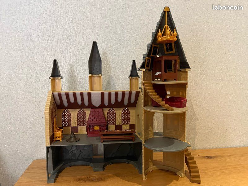 Harry Potter – Château De Poudlard Magical Minis Avec Figurine Et 12 Accessoires