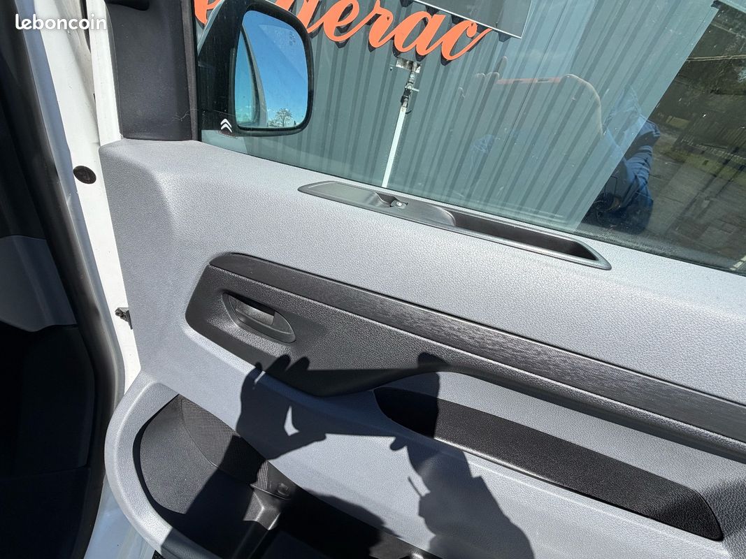 Citroën JUMPY FOURGON citroen jumpy club gps tel camera 360 atelier etc,,,(14 084HT) (image 15)