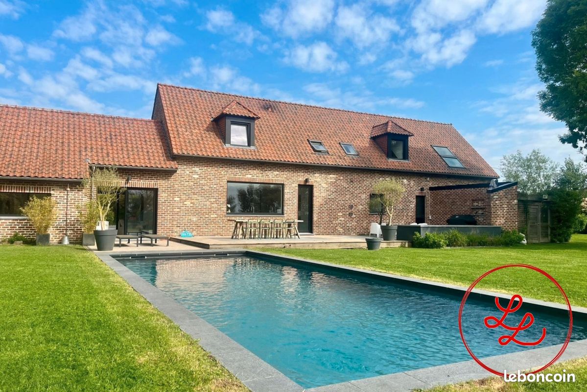 Maison 6 pièces 340 m² · à Genech · 340 m² · 1 340 000 €