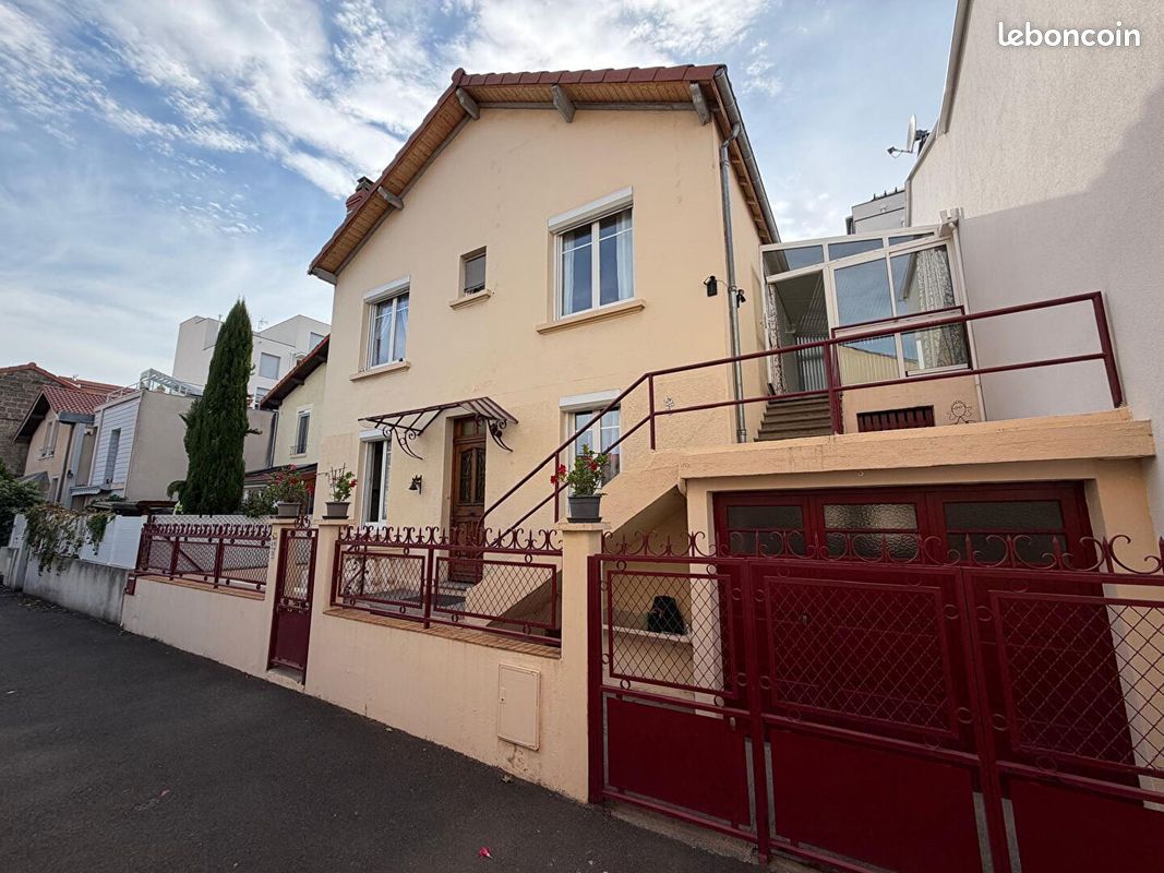 Maison 5 pièces 99 m² · à Clermont-Ferrand · 99 m² · 220 000 €