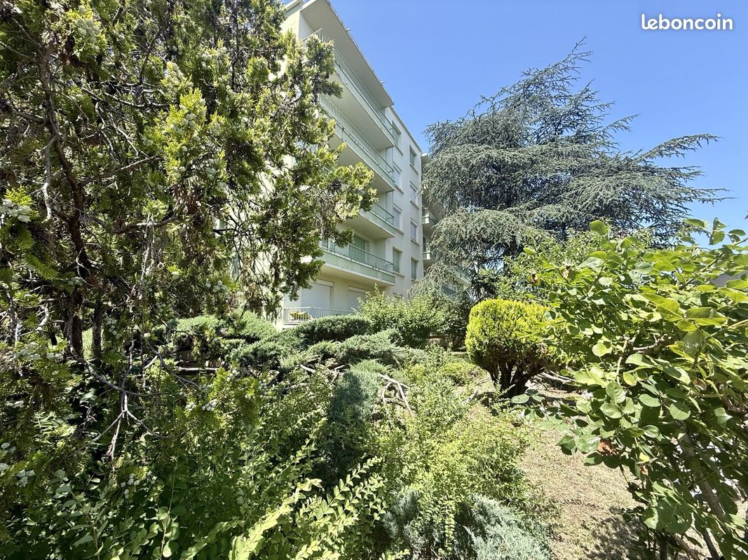 Appartement 5 pièces 99 m² · à Romans-sur-Isère · 99 m² · 200 000 €