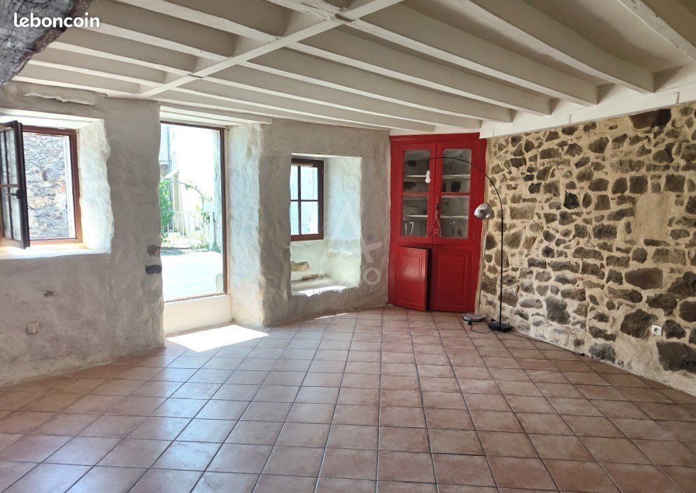 Maison 5 pièces 112 m² · à Montreuil-sur-Loir · 112 m² · 235 000 €
