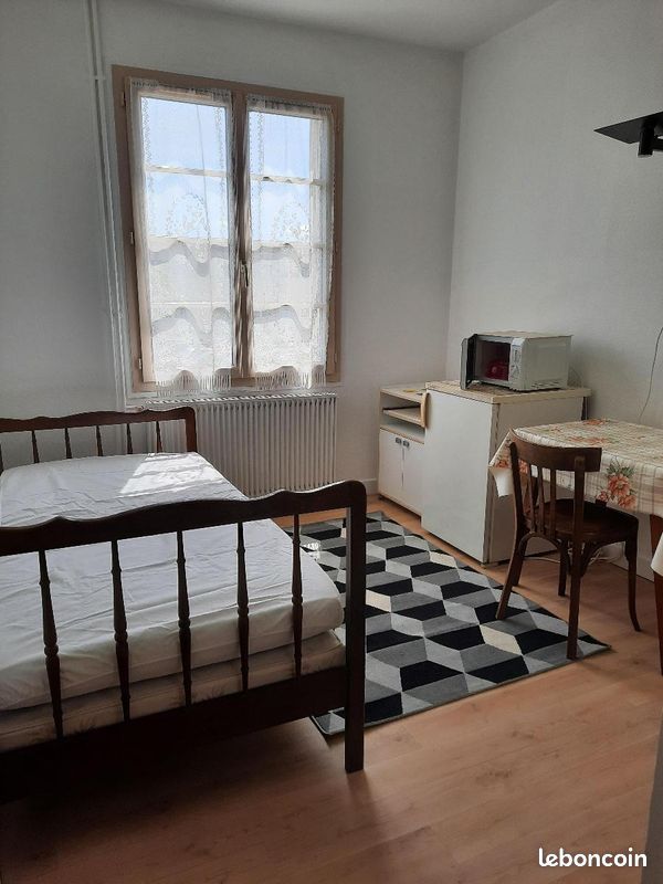 Appartement 1 pièce 11 m² · à Beaucouzé · 11 m² · 330 €