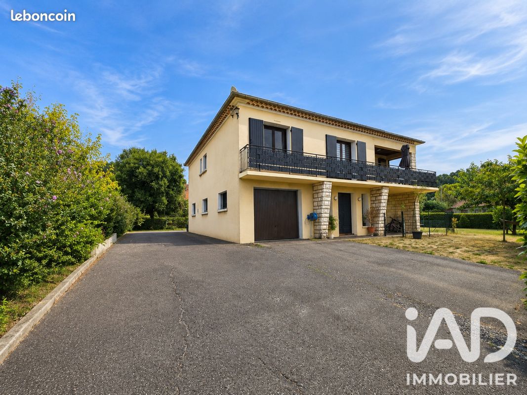 Maison 7 pièces 197 m² · à Saint-Privat-des-Vieux · 197 m² · 330 000 €