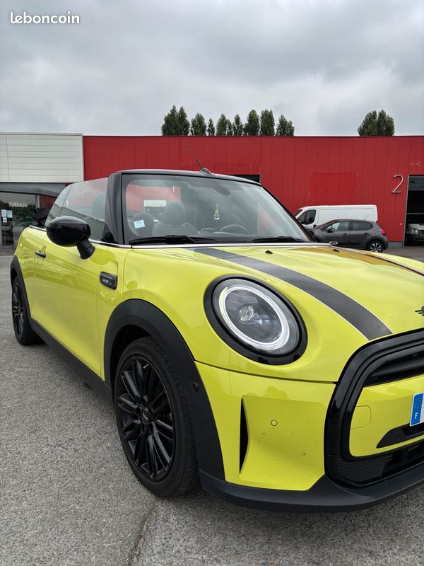 Mini Cooper Cabriolet (image 1)