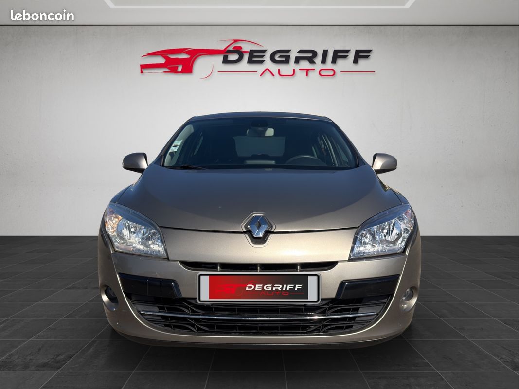 RENAULT MEGANE III BERLINE TCE 130 XV De France Euro 5 (image 2)