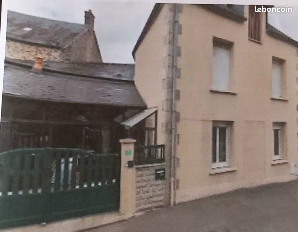 Maison 7 pièces 142 m² · à Saint-Cyr-en-Pail · 142 m² · 92 000 €