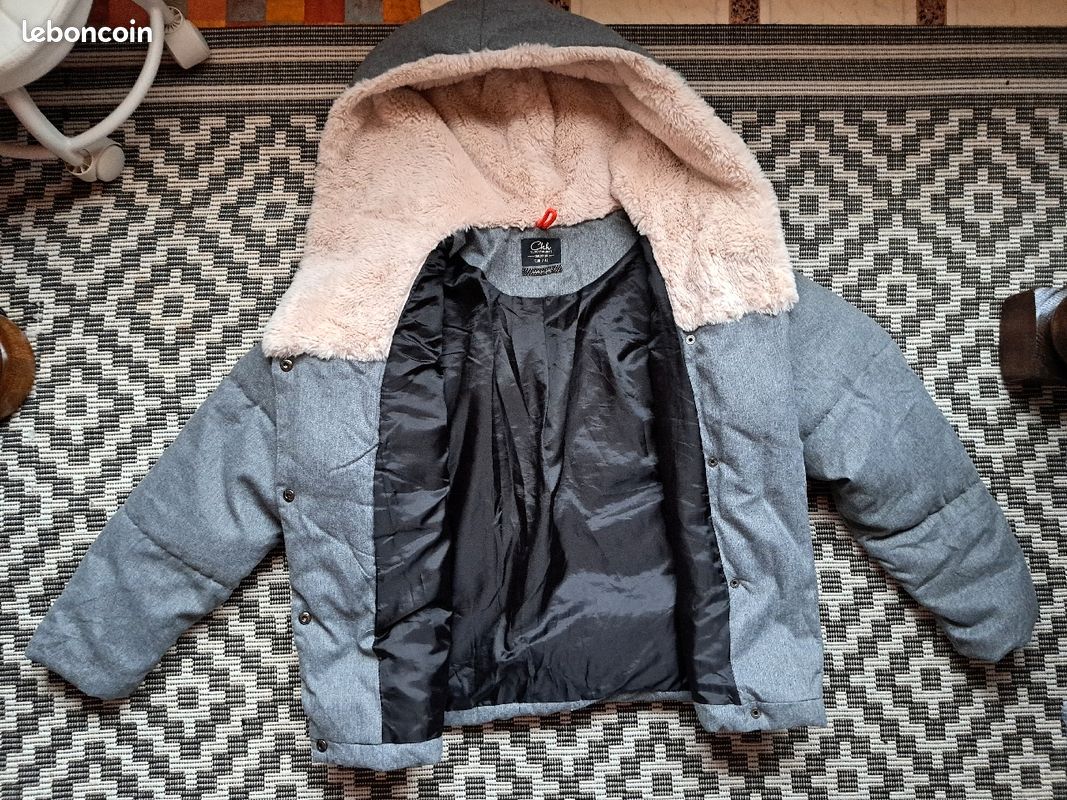 Doudoune/ Manteau/ Veste d'hiver à capuche de la marque Clockhouse