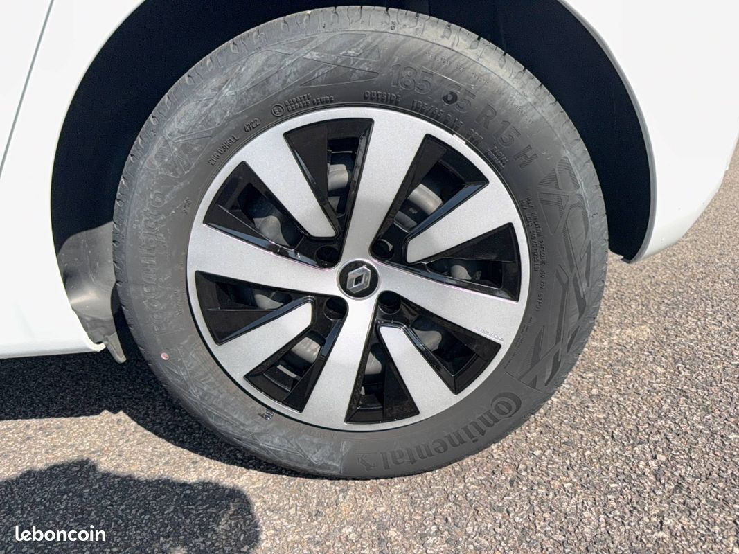 RENAULT Clio TCe 90 Equilibre (image 22)