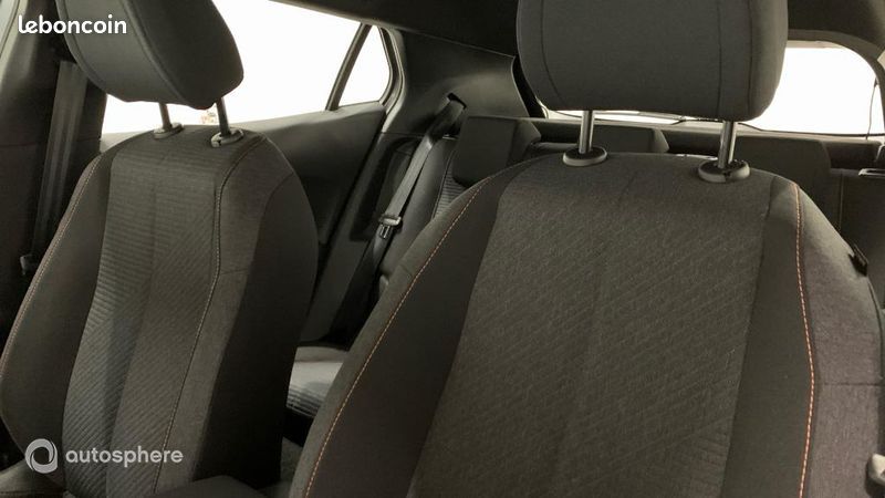 Peugeot 2008 e-2008 156ch Style (image 31)