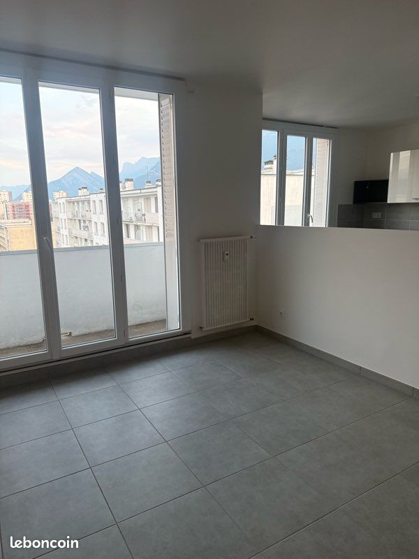 Appartement 2 pièces 45 m² · à Le Pont-de-Claix · 45 m² · 710 €