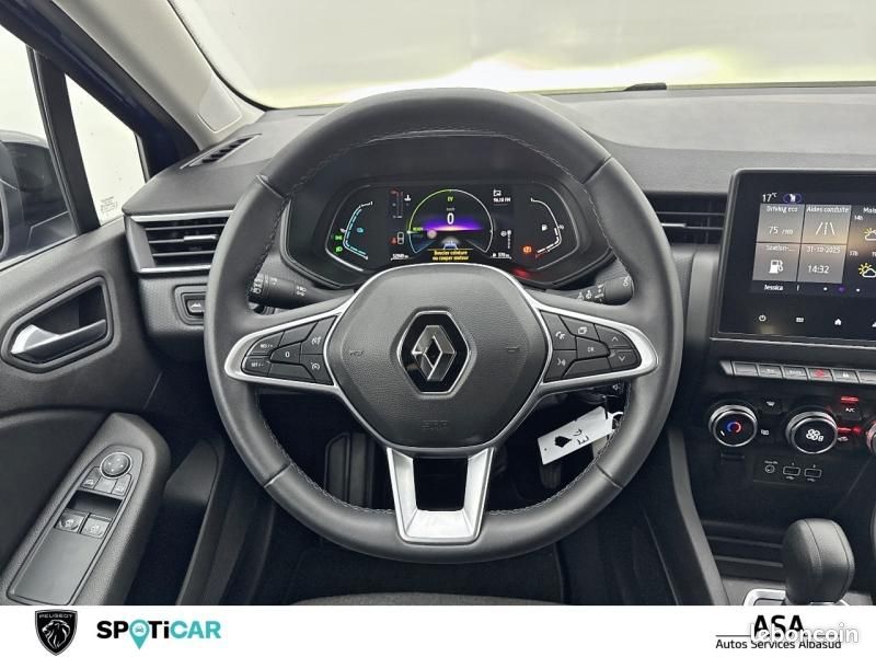 Renault Clio Réversible 1.6 E-Tech 145ch full hybrid Evolution (image 9)