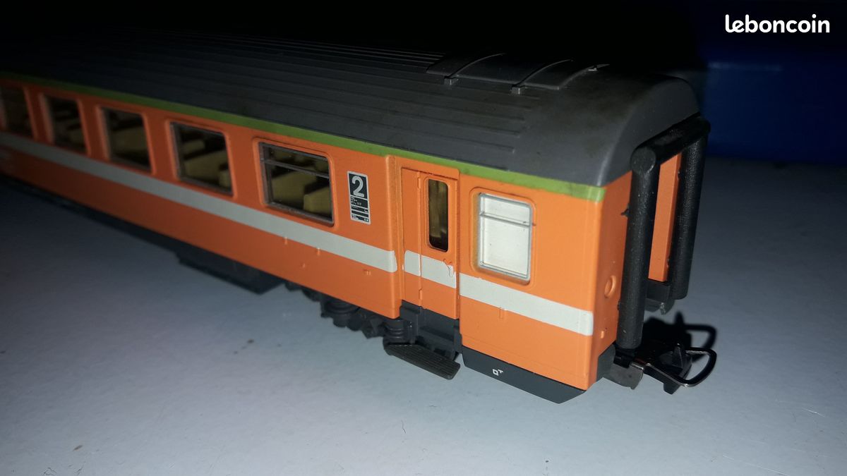 Voiture corail plus classe 1 lima collection Etat Neuve