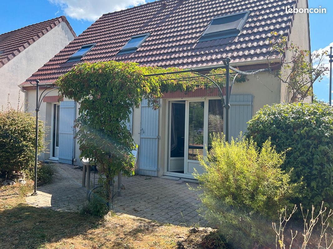 Maison 5 pièces 93 m² · à Fleury-les-Aubrais · 93 m² · 240 250 €