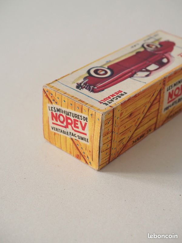 Norev Ancien 1/43 – Renault Frégate Jaune Fluo – Modèle Plastique Brillant – Occasion