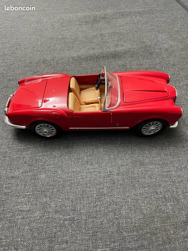 Lot De 2 Sièges Avant Miniatures Bburago 1/18 Pour Lancia Aurelia B24 Spider - Pièce Détachée D'occasion - Pour Modélisme
