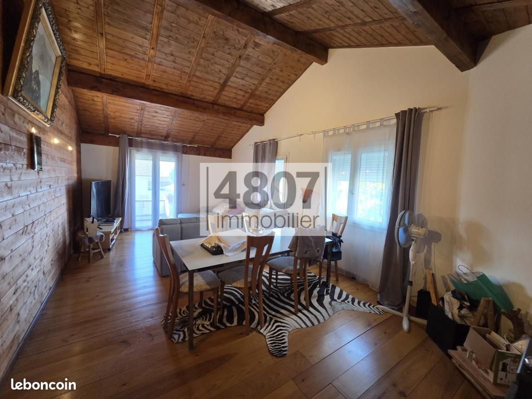 Maison 10 pièces 244 m² · à Saint-Cergues · 244 m² · 590 000 €