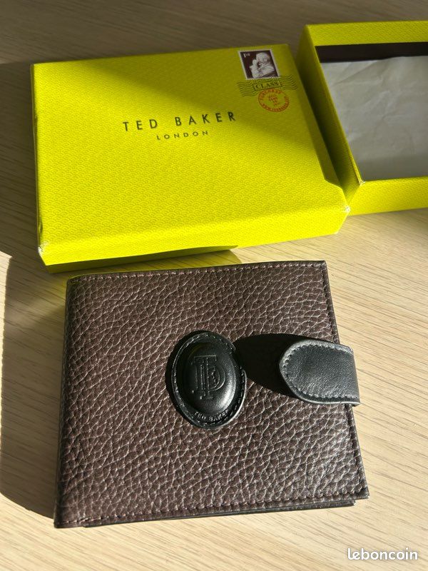 Étui IPod Classic 5G – Portefeuille Cuir Ted Baker – Marron – Occasion