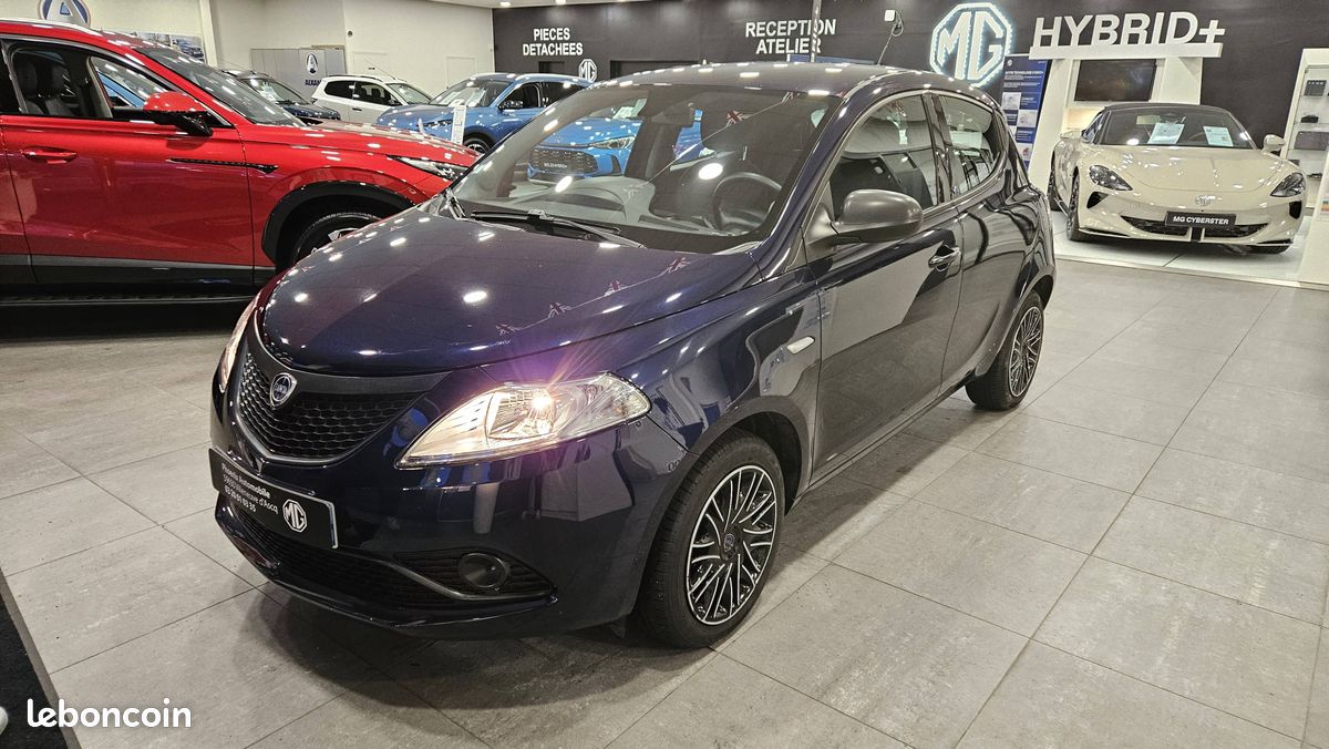 LANCIA Ypsilon 0.9 TwinAir 85 ch Stop&Start Elefantino 2014 (image 1)