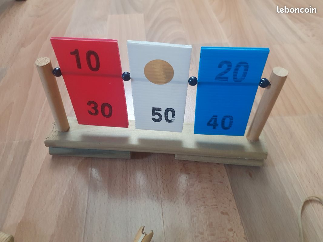 Jeu de 2 revolvers en bois avec élastiques et cible (image 3)