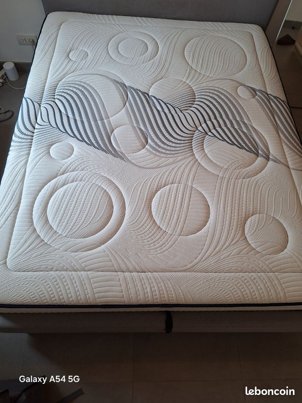 Matelas très confort Queen Size - VIVENA (image 1)