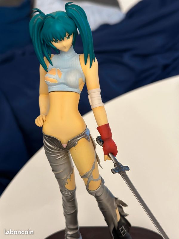 Figurine manga (image 1)