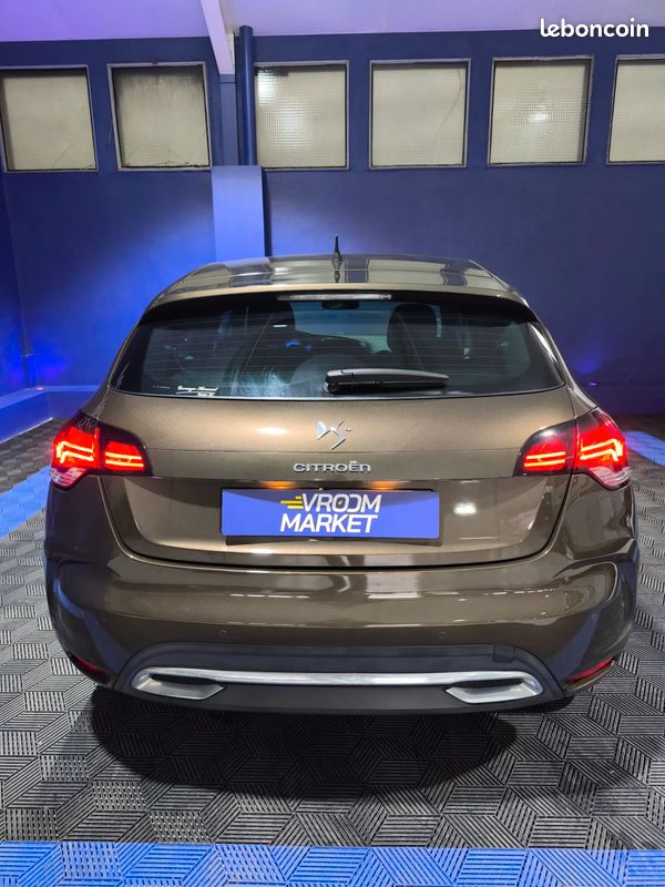 CITROEN DS4 1.6 200ch Sport Chic - 2012 - 104001 km - Faible kilométrage (image 5)