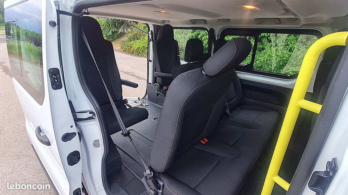 Renault trafic 3 dci combi 8 places tpmr acces fauteuil roulant 21400 kms revise et garanti europe (image 5)
