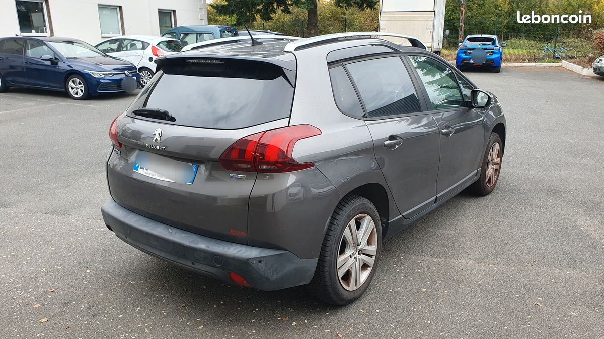 Peugeot 2008 Style - Crit'Air 1 - Paiement CB en 3, 4 ou 10 fois et Financement possible en 12, 24 ou 36 mois - Garantie - Reprise (image 3)