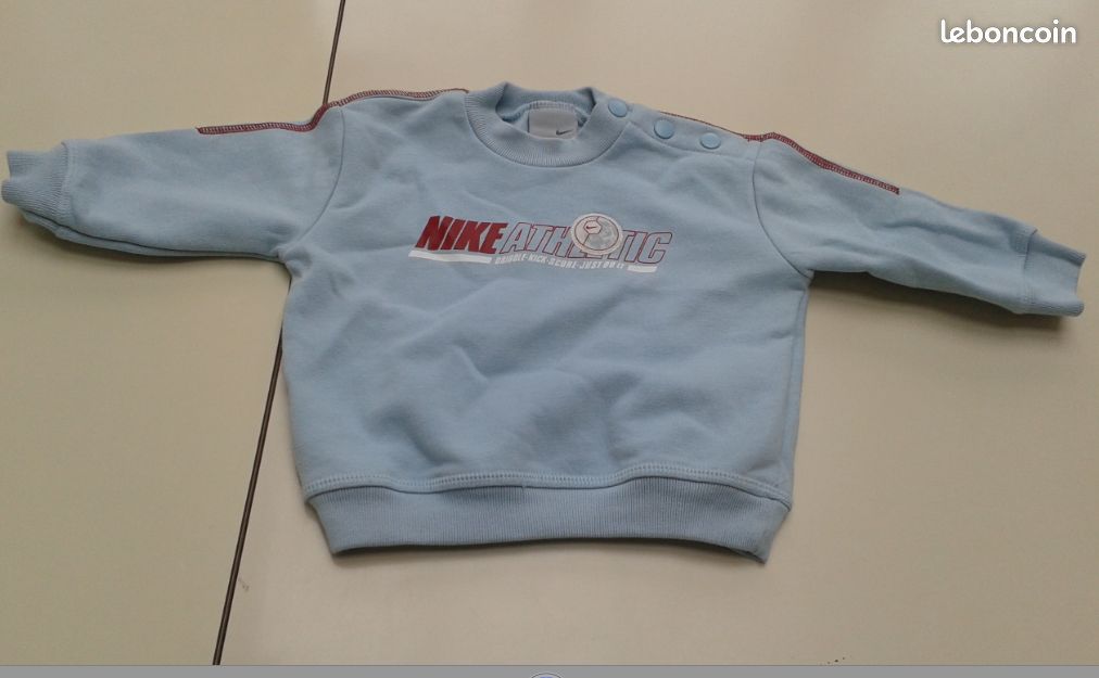 Sweat survetement nike 6 mois (image 1)