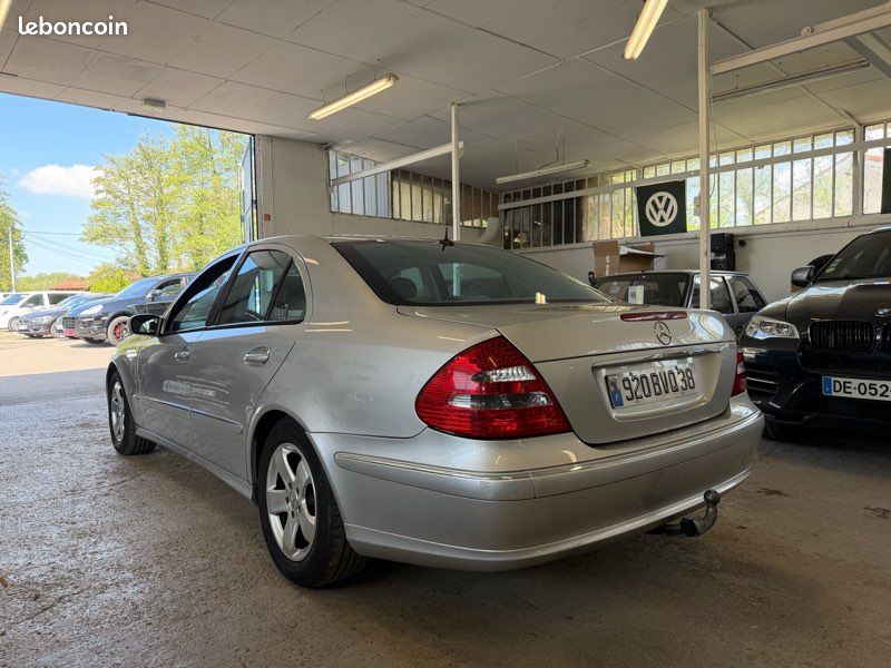 Mercedes-Benz E270 CDI BVA 177 Ch - Avantgarde - Attelage - Cuir partiel - Climatisation - Garantie (image 2)