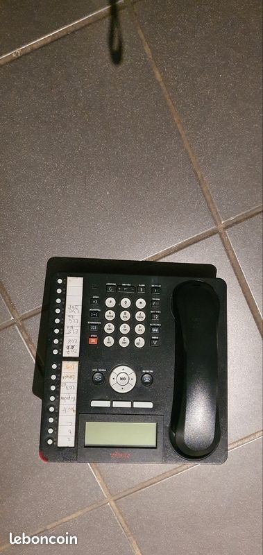 Téléphone fixe standard (image 1)