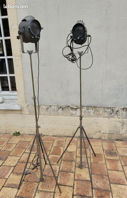 Ancien projecteur Lita avec trépied vintage (image 1)
