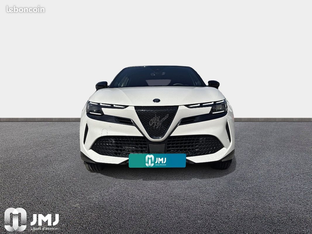 ALFA ROMEO Junior 1.2 Ibrida 145 ch e-DCT6 Q4 Premium (image 6)