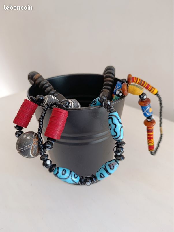 Lot colliers Afrique (image 2)