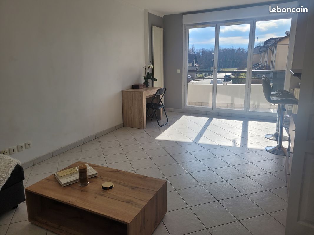 Appartement 2 pièces 49 m² · à Saint-Genis-Pouilly · 48,7 m² · 1 300 €/mois