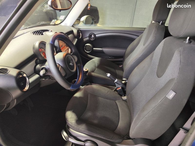 Mini MINI COOPER D 110CH (image 9)