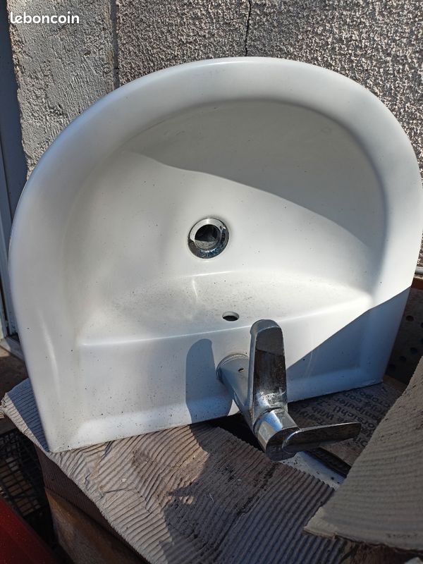 Lavabo sur pied (image 1)