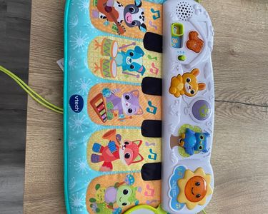VTech Tap Tap Piano Des Baby Loulous - Piano Interactif Lit Et Sol, 5 Touches Tissu, 2 Modes, Berceuses Et Mélodies, Soleil Lumineux - Cadeau Bébé Dès 3 Mois (Français)