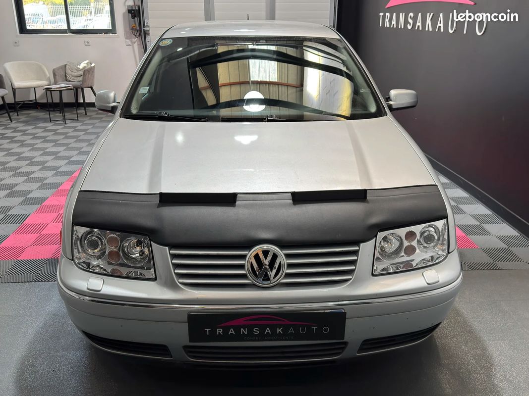 Volkswagen Bora 1.9 TDI Trendline BVM6 / Carplay / Suivi OK (image 8)