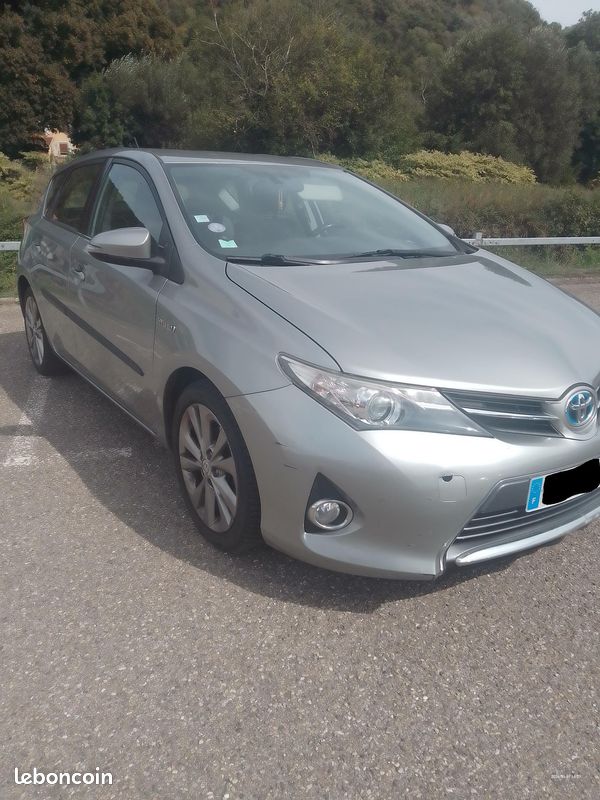 Toyota auris 2 hybride 136h (image 1)