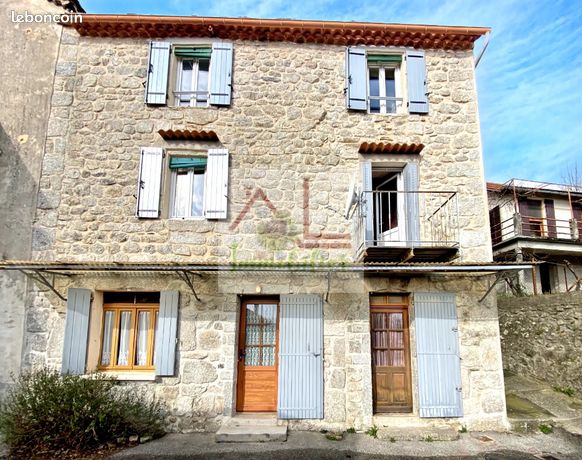 Propriété 9 pièces 176 m²