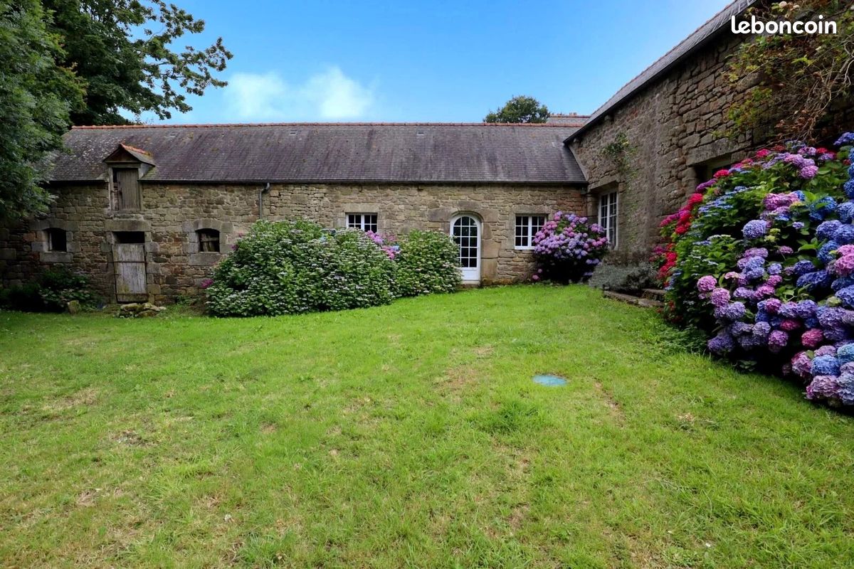 Maison 6 pièces 152 m² · à Glomel · 152 m² · 224 500 €