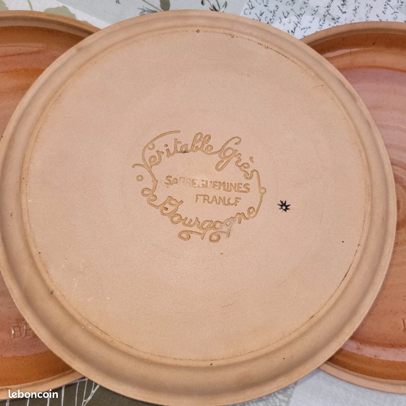 3 assiettes plates BP en véritable grès de Bourgogne.
Diamètre 23,5 cm (image 2)